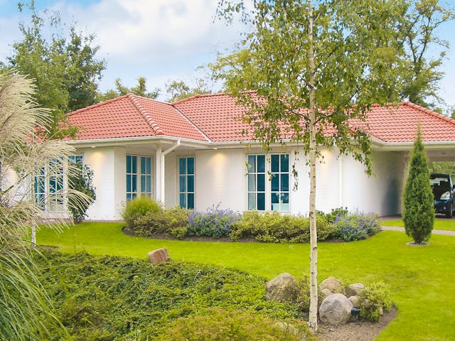 Bungalow Mandö des Herstellers Danhaus — skandinavisches Fertighaus auf einer Ebene mit 100 m²