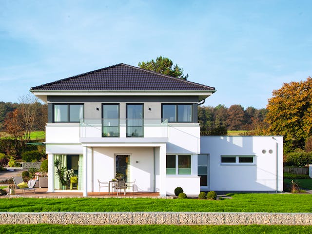 Stadtvilla CityLife 700 des Herstellers WeberHaus — Musterhaus in Wenden mit 178 m² und Zeltdach
